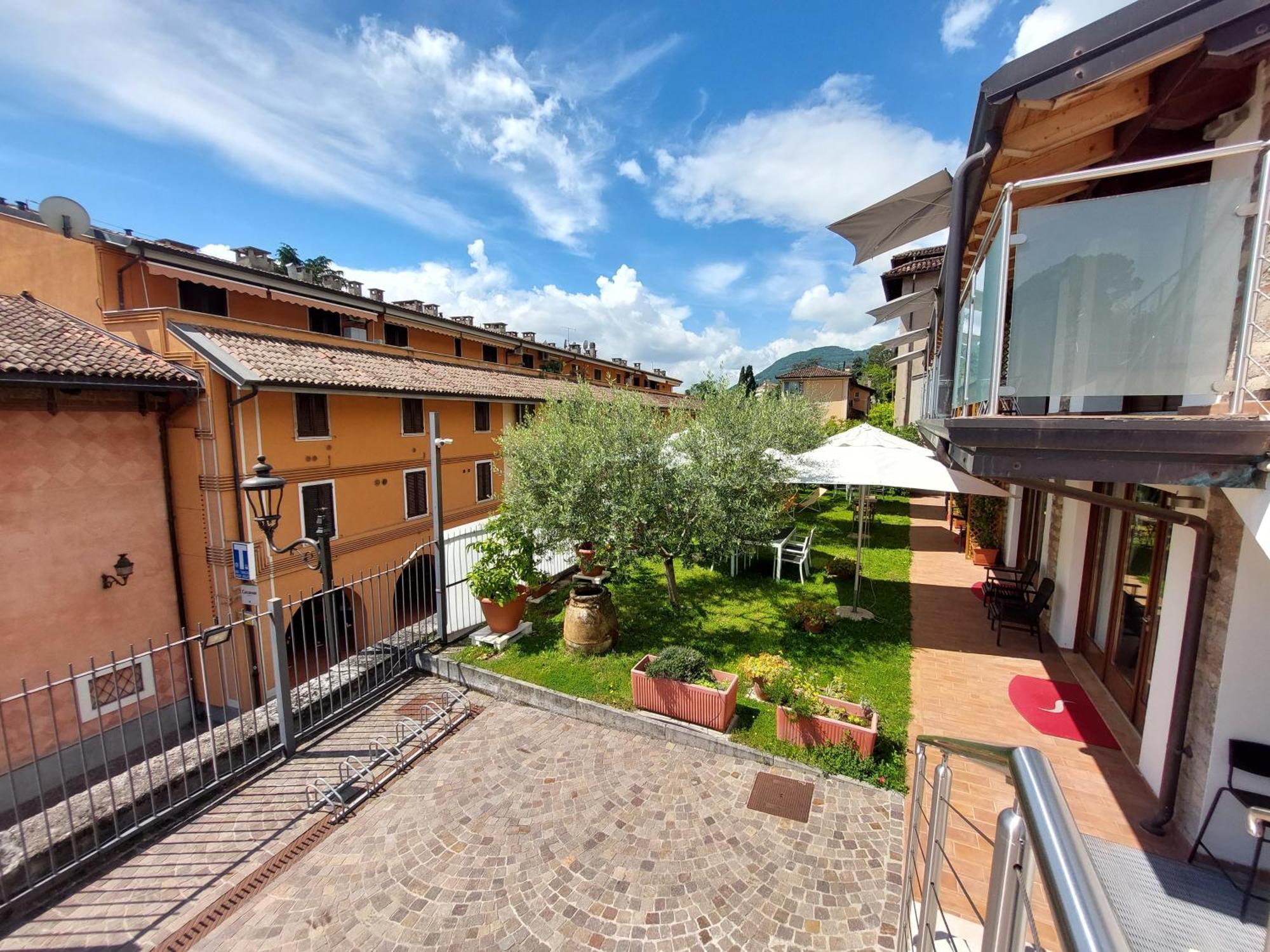 Pizzocolo Resort Fasano Gardone Riviera Exterior photo